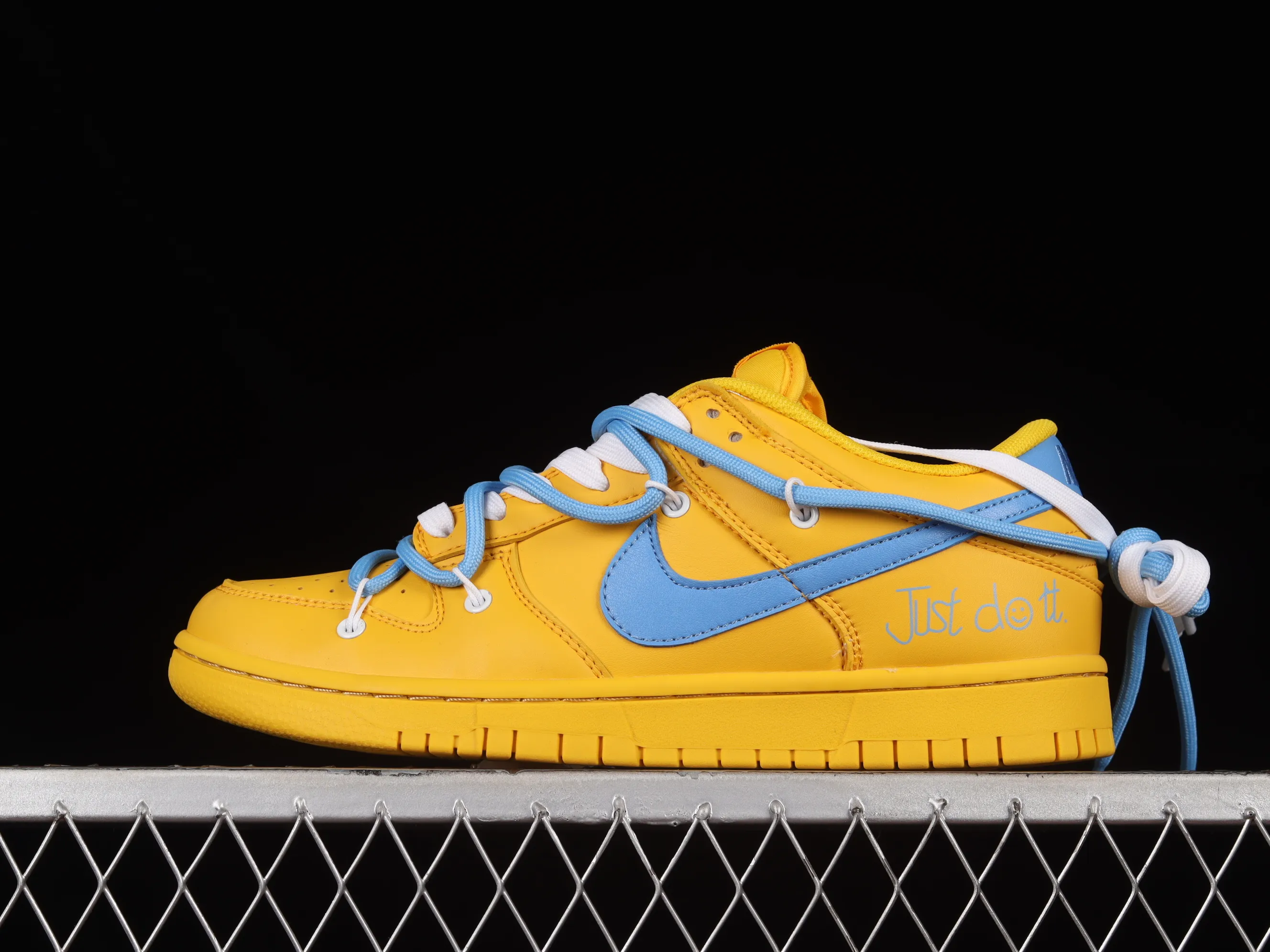All categories Nk SB Dunk series Nk SB Dunk Low low-top sneakers Nk Dunk Low lemon yellow customized version of deconstructed strap casual sneakers DJ6188-100